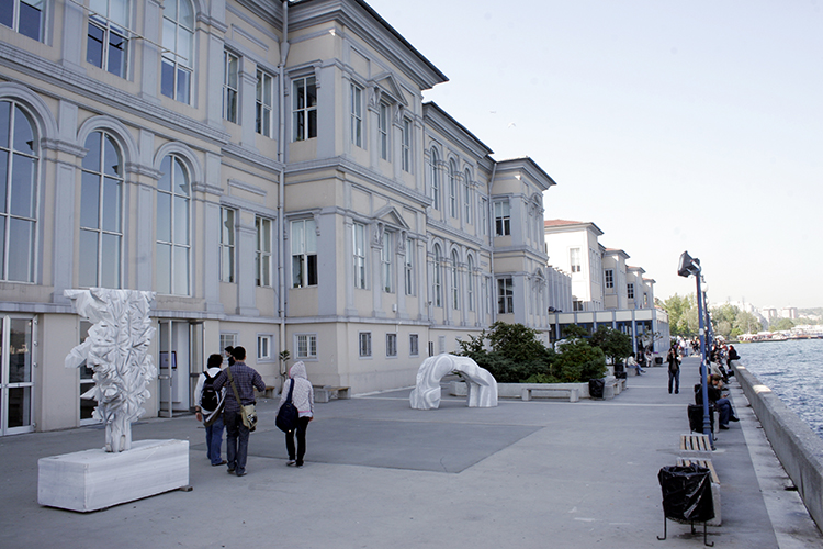 kurucusu osman hamdi bey den gunumuze mimar sinan guzel sanatlar universitesi nin eski adiyla sanayi i nefise mektebi nin olusum surecini daha yakindan taniyalim arkhe sanat akademi